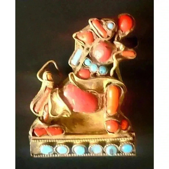 Vintage Nepal Tibetan Brass Coral & Turquoise Foo Dog Pin Brooch 1930s - 1940s - Picture 1 of 4